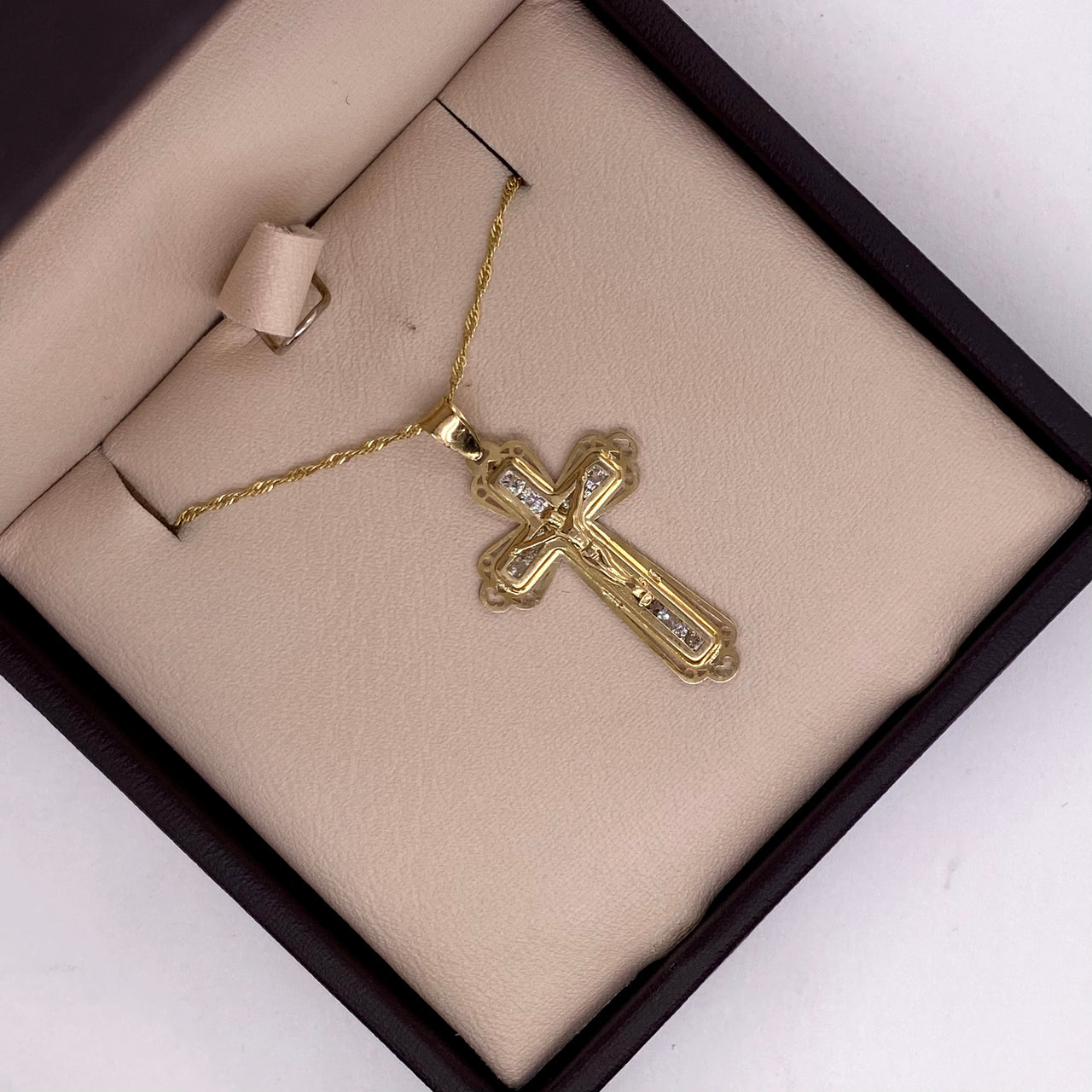 Cruz Oro 10k - Cristo 3D con Zirconias 3.1 cm Alto