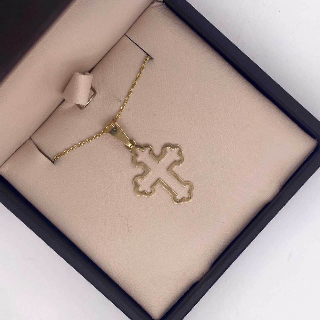 Cruz Oro 10k - Delineada Gótica 3 cm