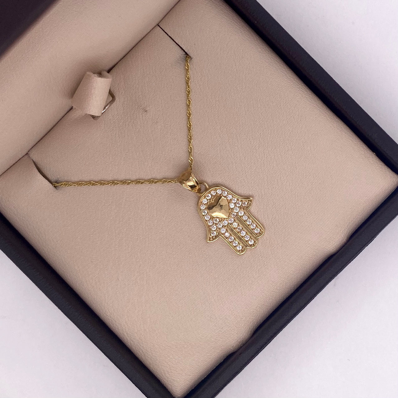 Dije Oro 10k - Mano con Corazón con Zirconias