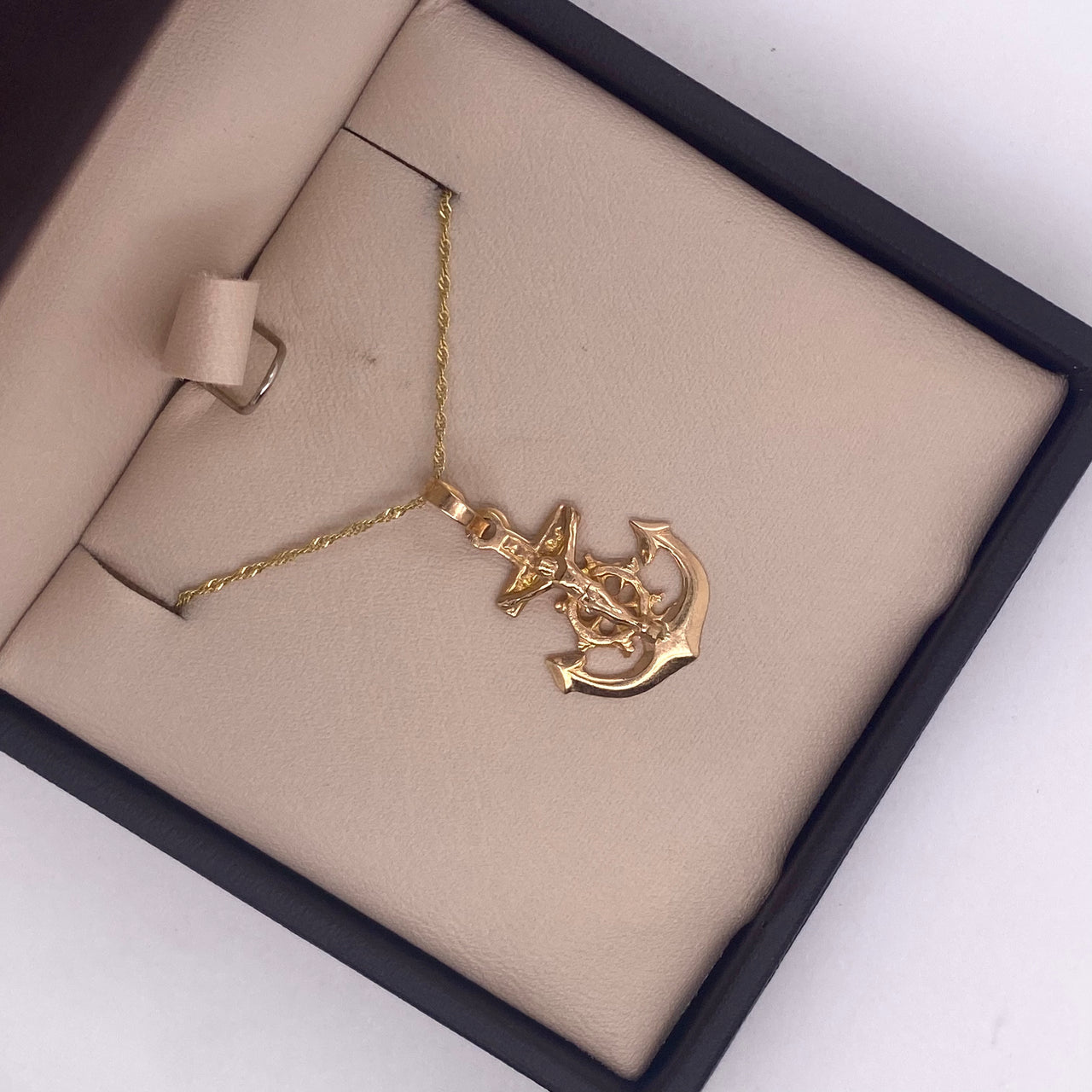 Dije Oro 10k - Ancla con Cristo 2.4 cm Alto