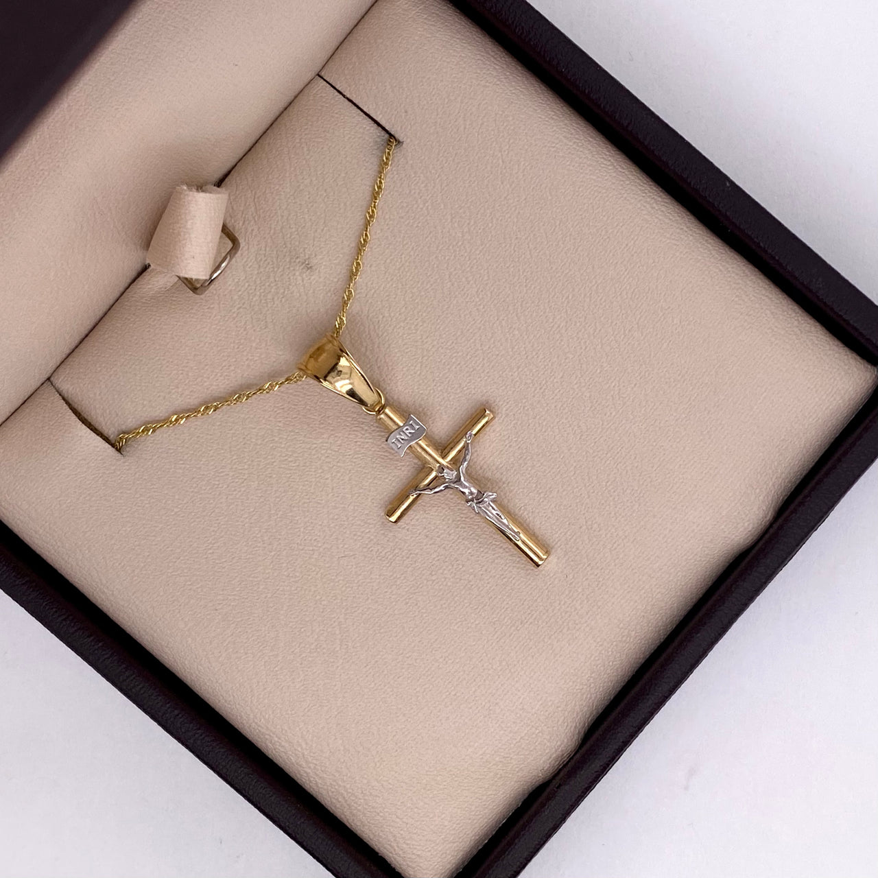 Cruz con Cristo 3 cm - Oro 10k