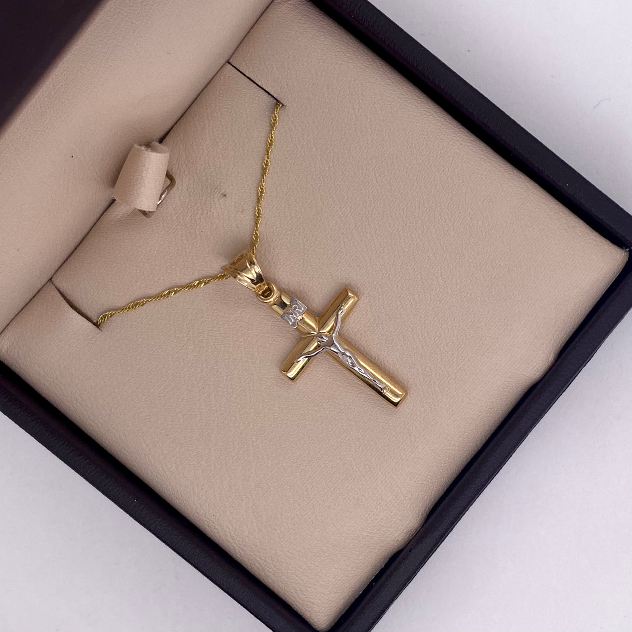 Cruz Oro 10k - Cristo Blanco 2.8 cm