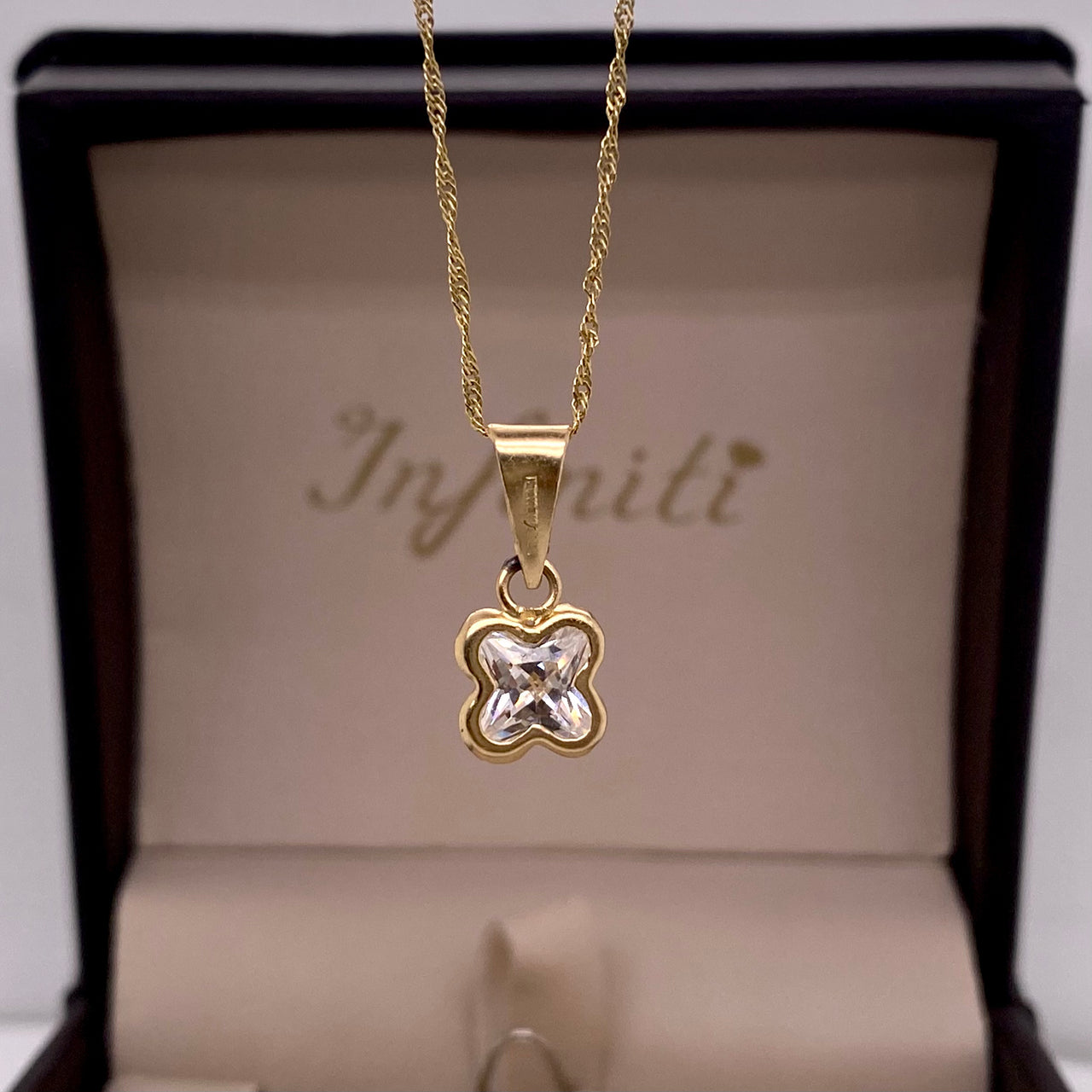 Dije Oro 10k - Flor Zirconia