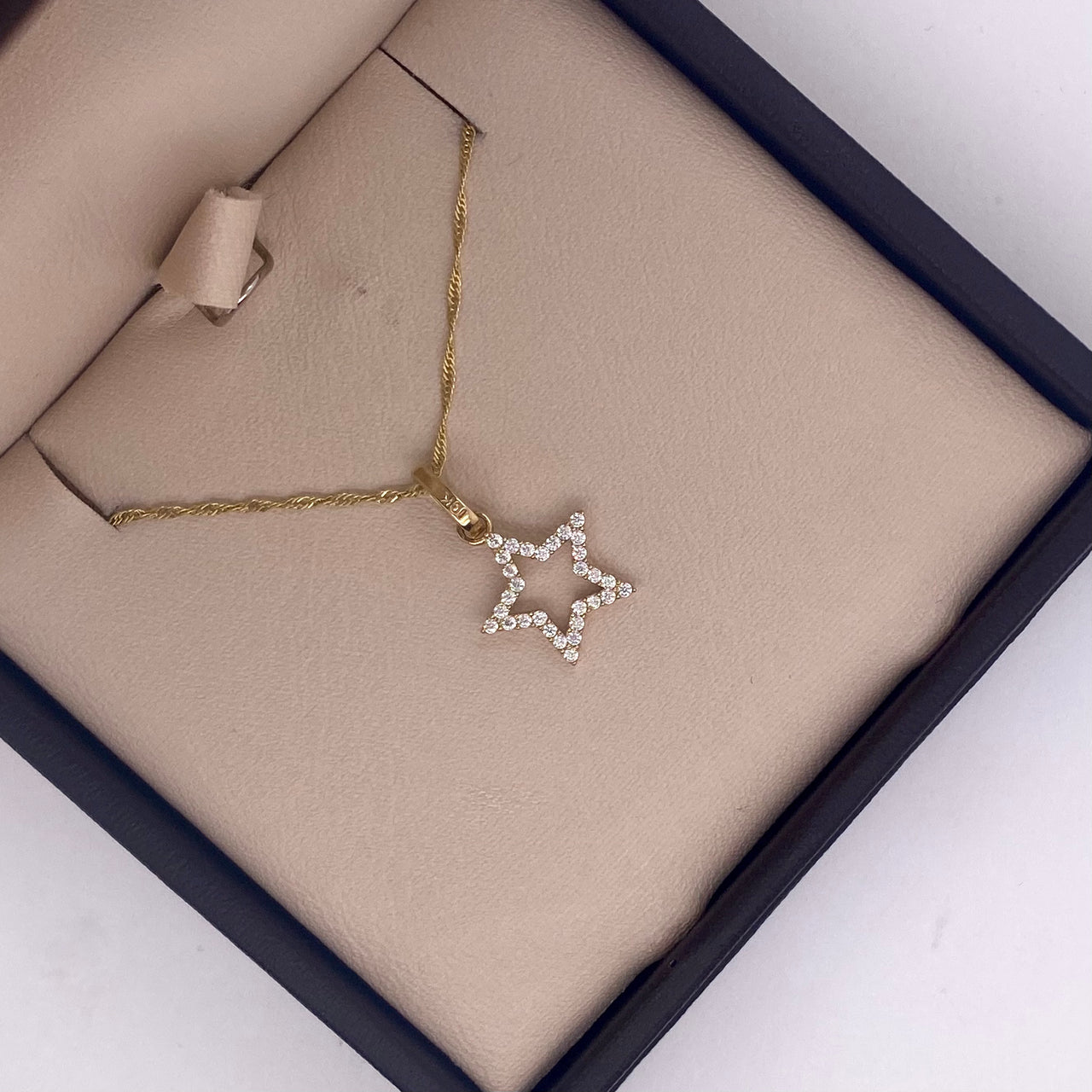Dije Oro 10k - Estrella con Zirconias