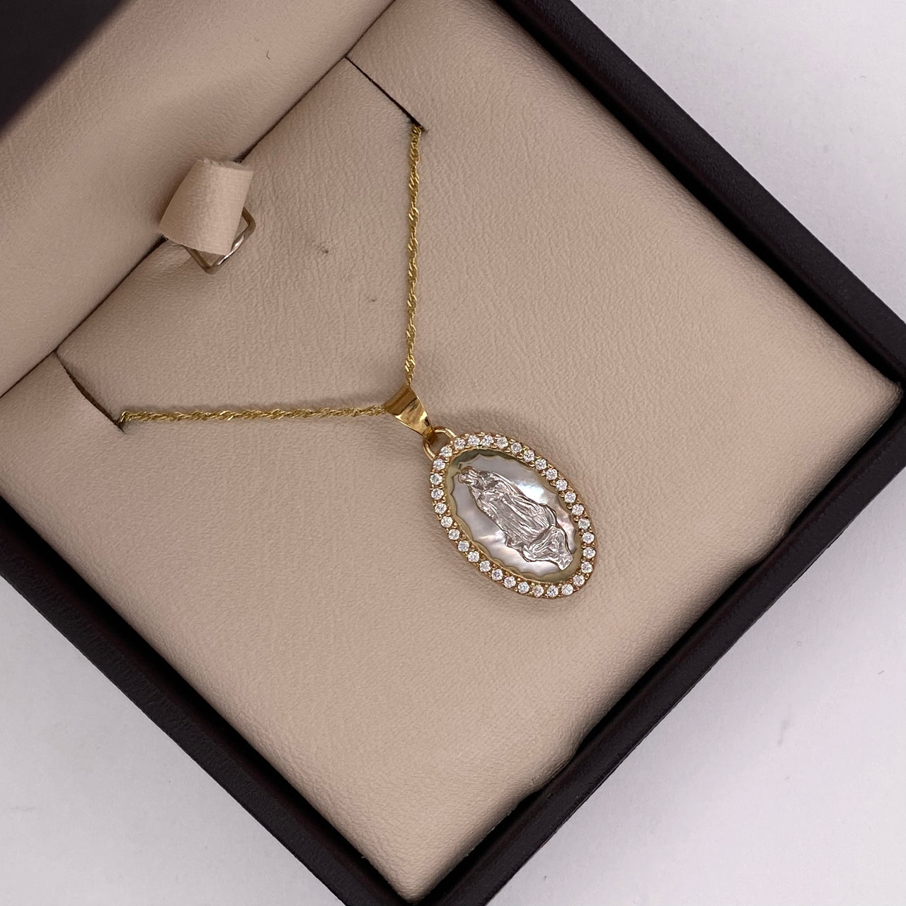 Medalla Oro 10k - Virgen de Guadalupe 2.3 cm con Zirconias