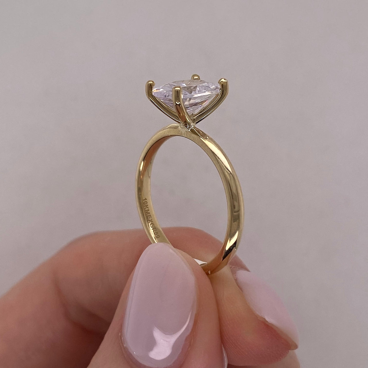 Anillo Oro 10k - Zirconia Oval