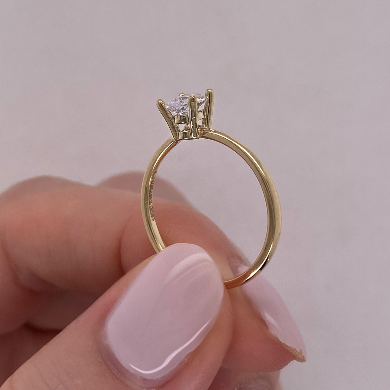 Anillo Oro 10k - Zirconia Oval