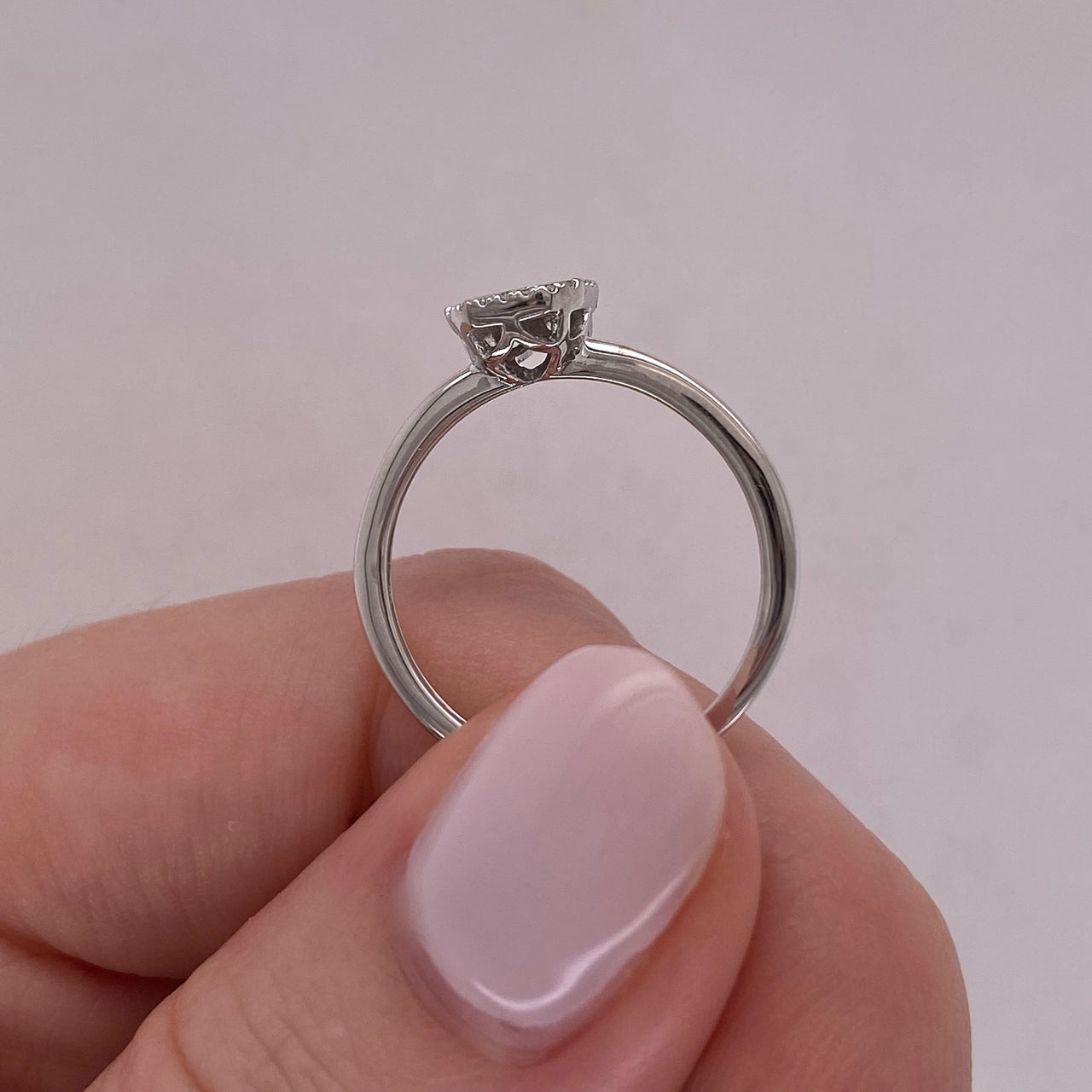 Anillo Oro Blanco 14k - Halo Diamante Natural con 0.08 CTW