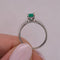 Anillo Oro Blanco 14k - Esmeralda Laboratorio 0.40 CT