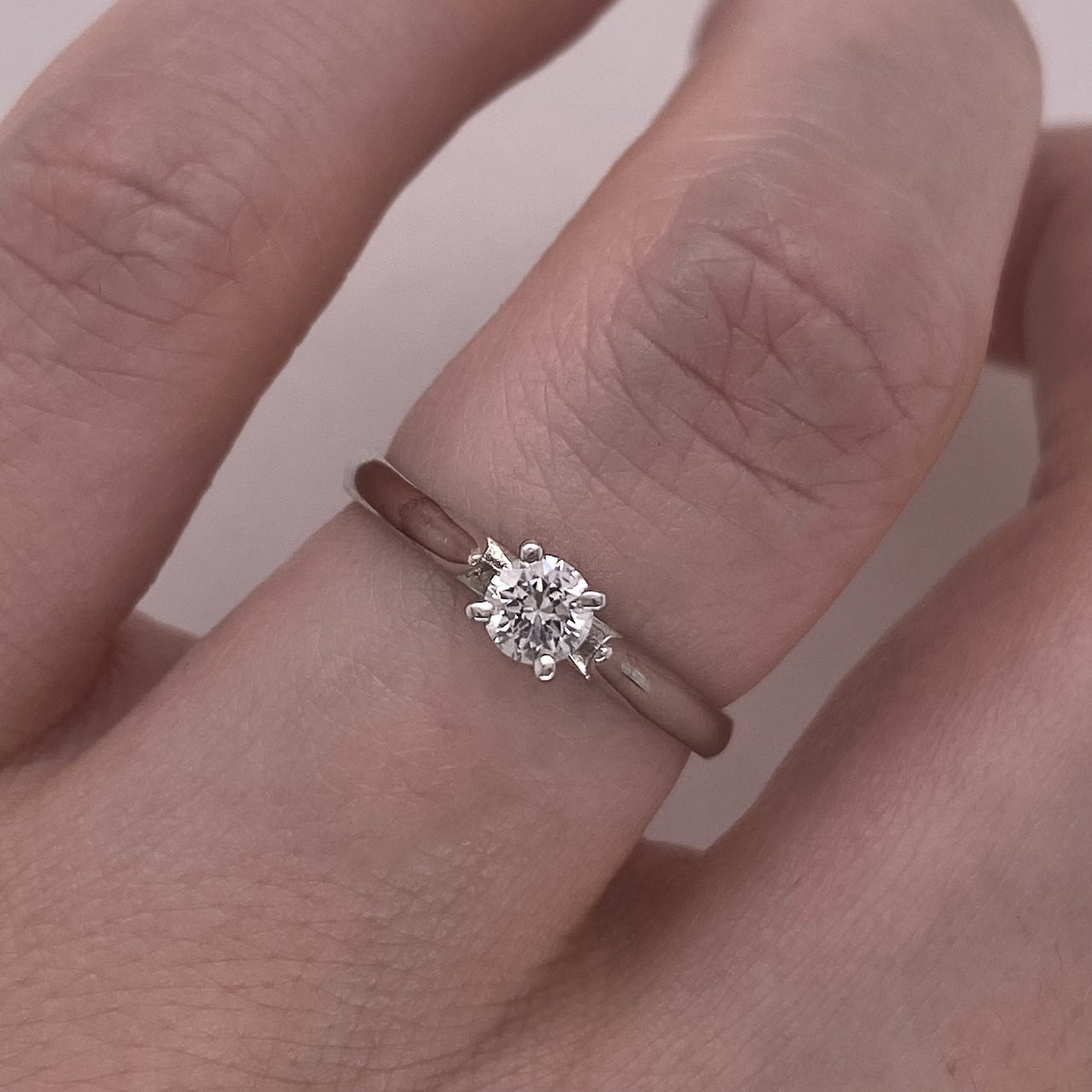 Anillo Oro Blanco 14k - 0.19 CT Diamante de Laboratorio
