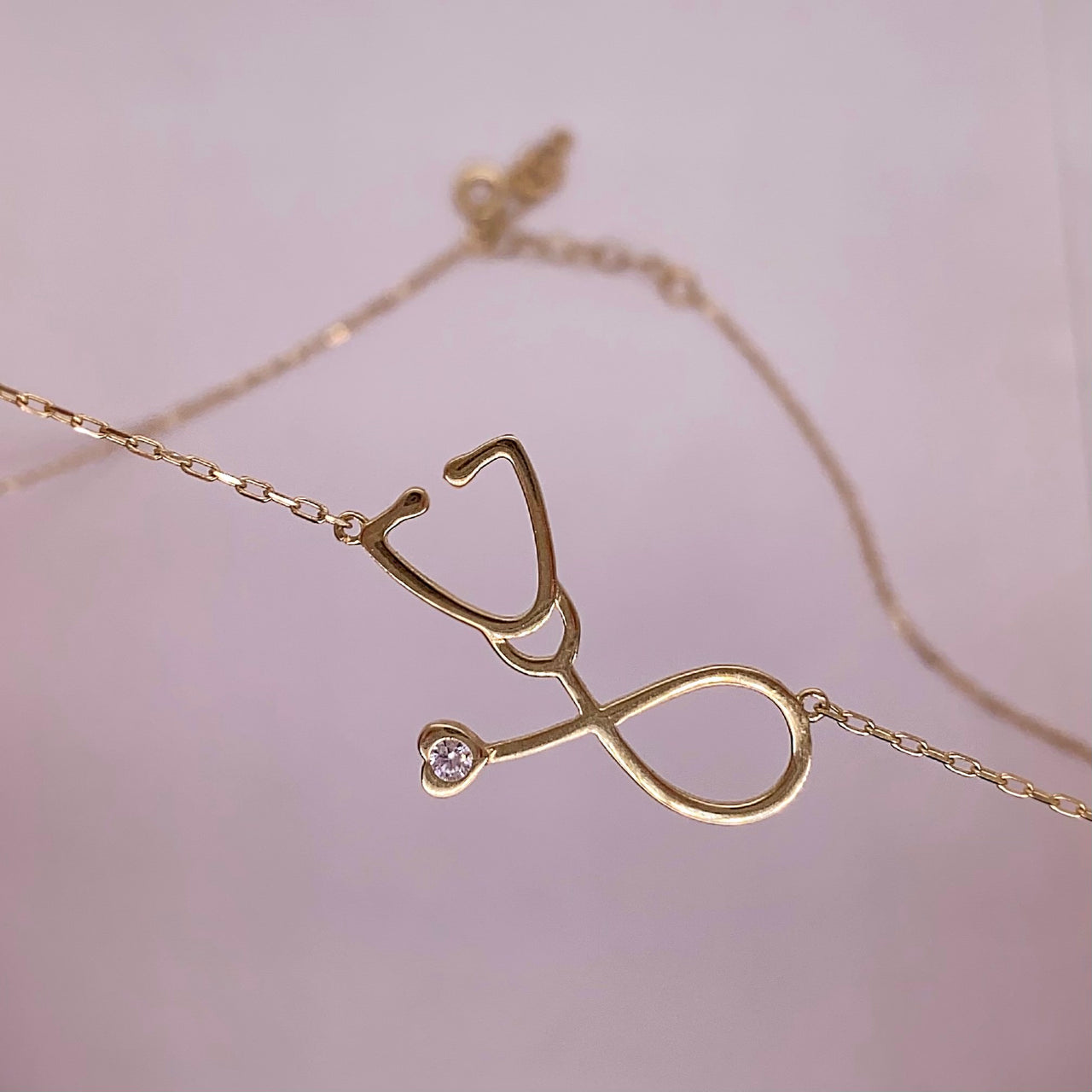 Gargantilla Oro 10k - Estetoscopio con Zirconia, 45 cm Largo