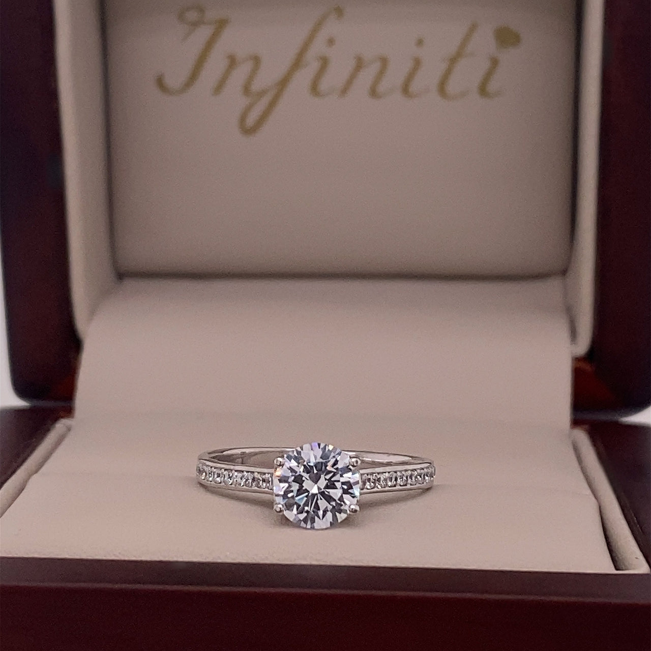 Anillo Oro Blanco 10k, Estilo Pavé Zirconia Central 6.00 mm