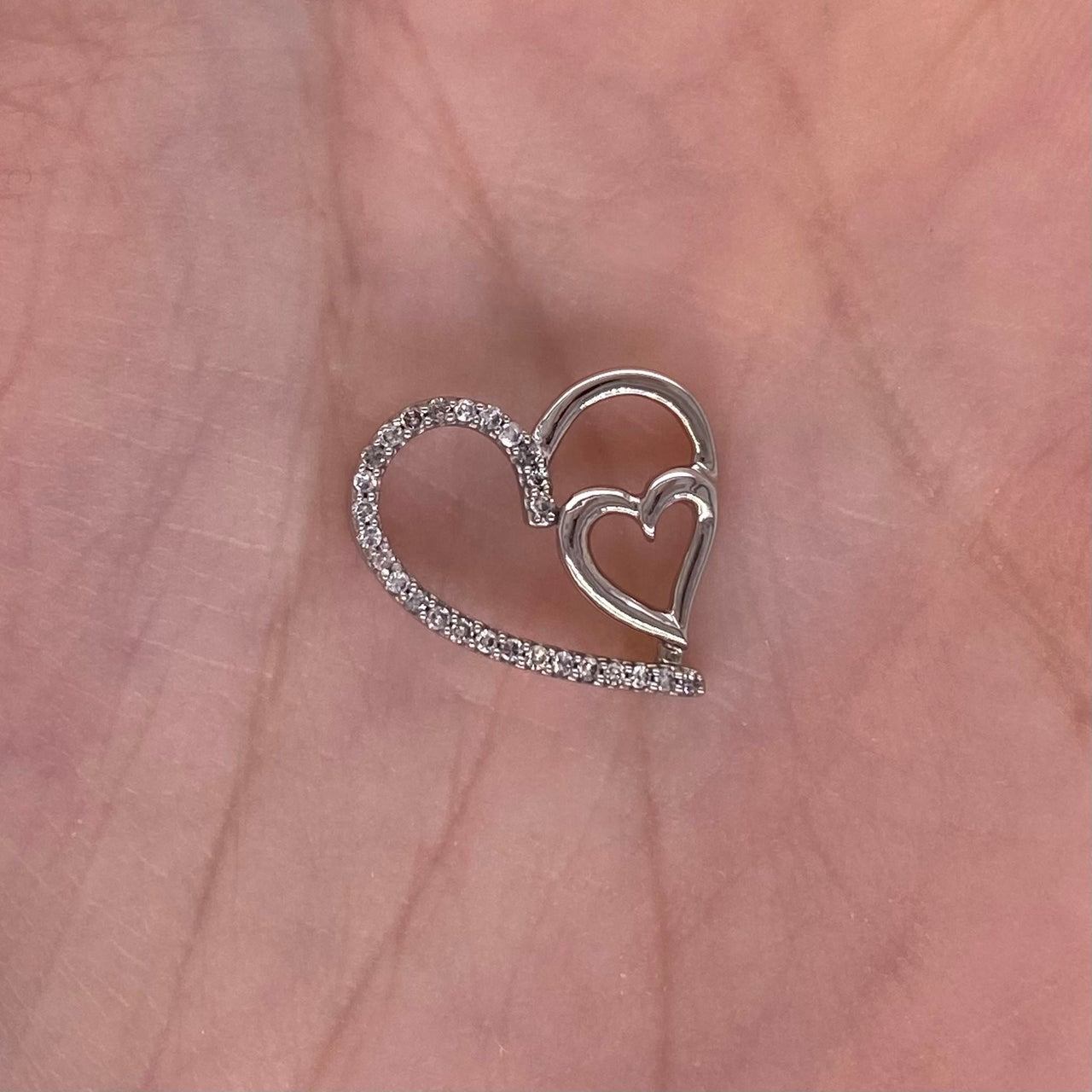 Dije de Oro Blanco 14k - Corazón con Diamante 0.08 ct