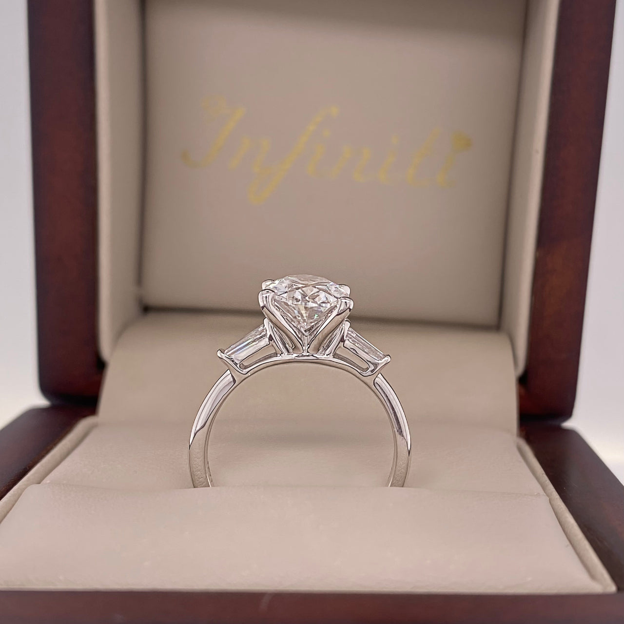 Anillo Oro Blanco 14k - 2.10 CTW Diamante de Laboratorio IGI