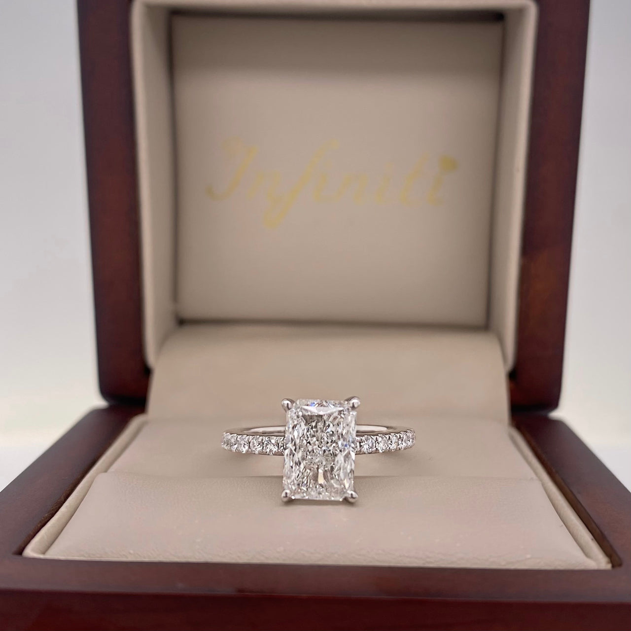 Anillo Oro Blanco 14k - 2.30 CTW Diamante de Laboratorio IGI