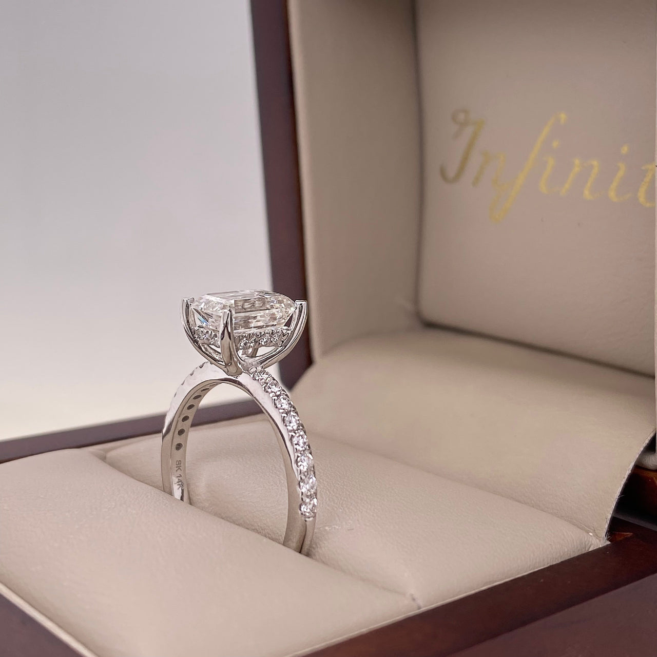 Anillo Oro Blanco 14k - 2.30 CTW Diamante de Laboratorio IGI
