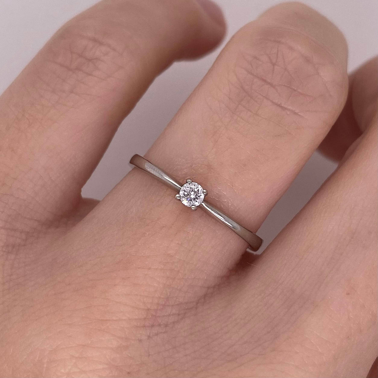 Anillo Oro Blanco 14k - Diamante Natural 0.07 CT