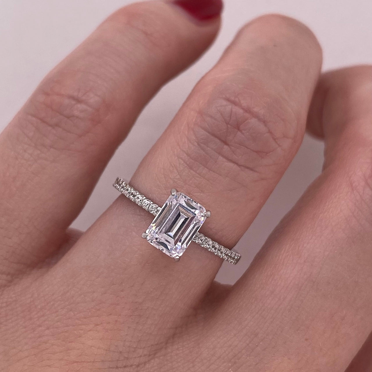 Anillo Oro Blanco 14k - Corte Esmeralda 7x5 mm
