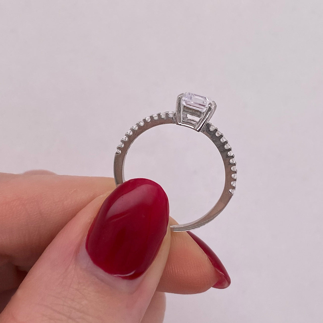 Anillo Oro Blanco 14k - Corte Esmeralda 7x5 mm