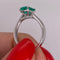 Anillo Oro Blanco 14k - Esmeralda Laboratorio 0.85 CT
