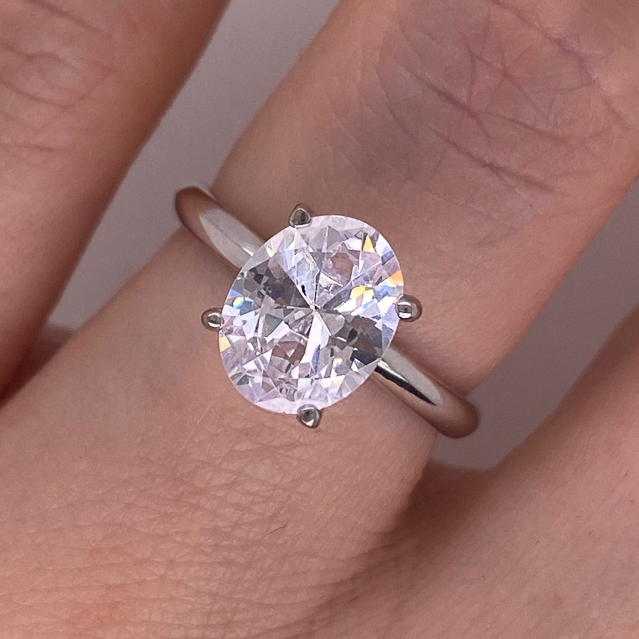 Anillo Oro Blanco 10k - Zirconia Oval