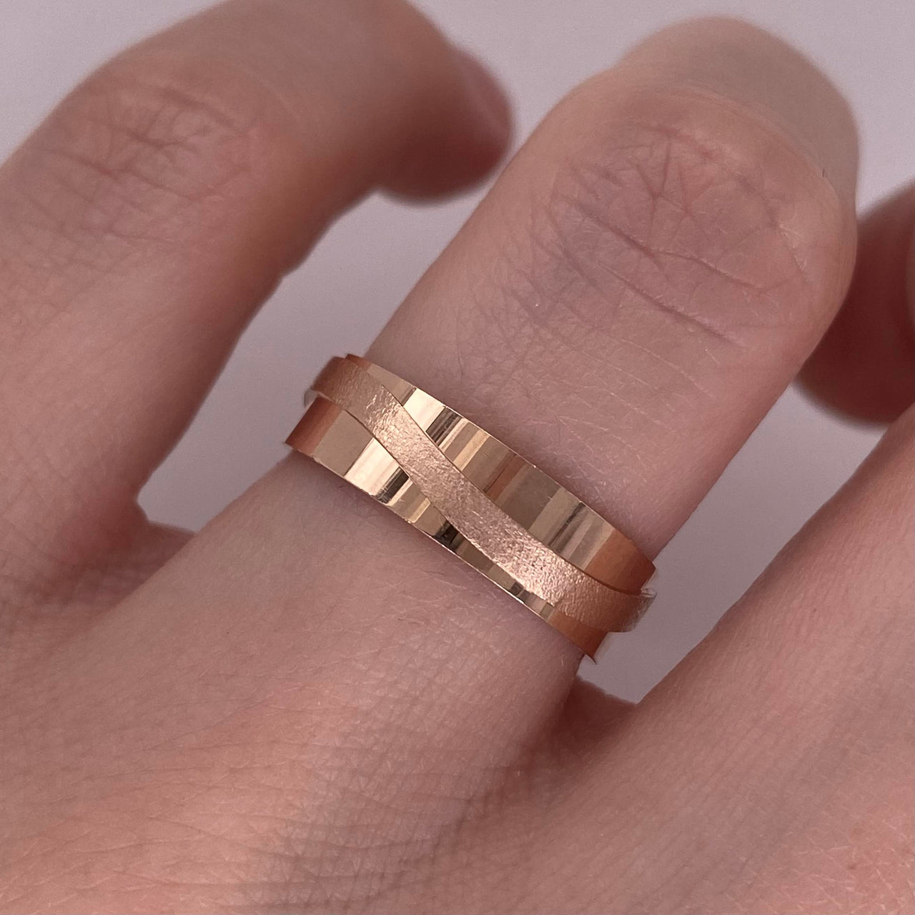 Argolla Oro Rosa 14k - Acabado Liso Línea Mate con Confort, Ancho 5 mm