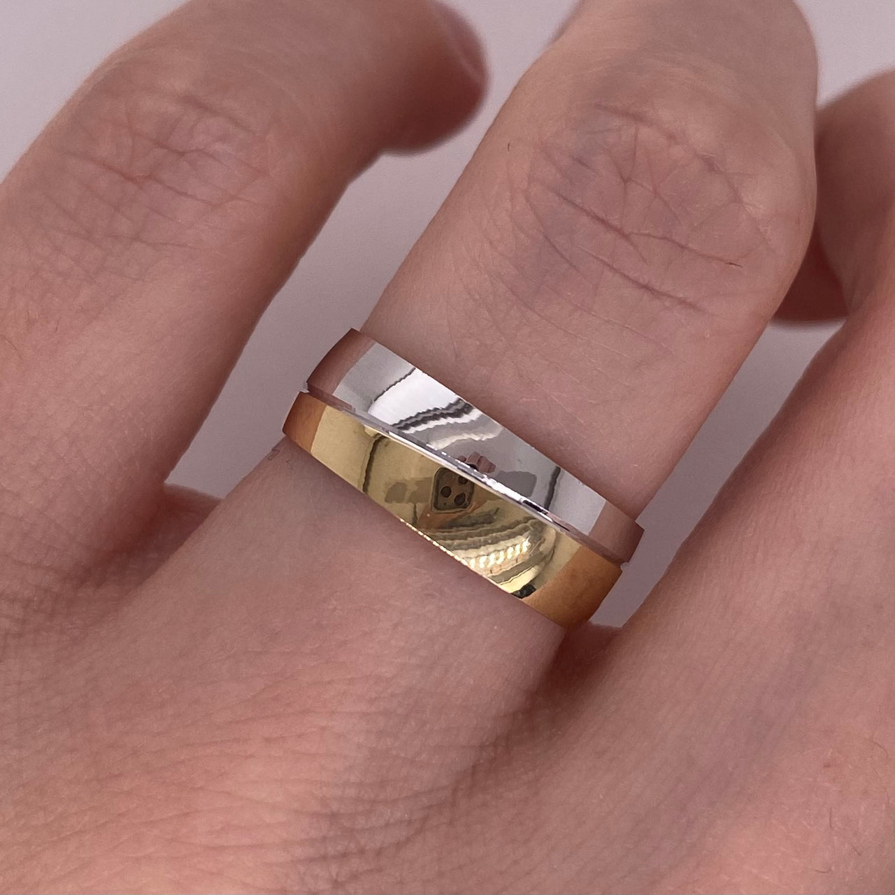 Argolla Oro Combinado 14k - Acabado Mate Liso, Ancho 6 mm
