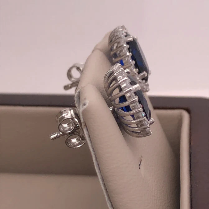 Broquel Oro Blanco 10k - Halo Zafiro de Zirconia, 11 x 9 mm