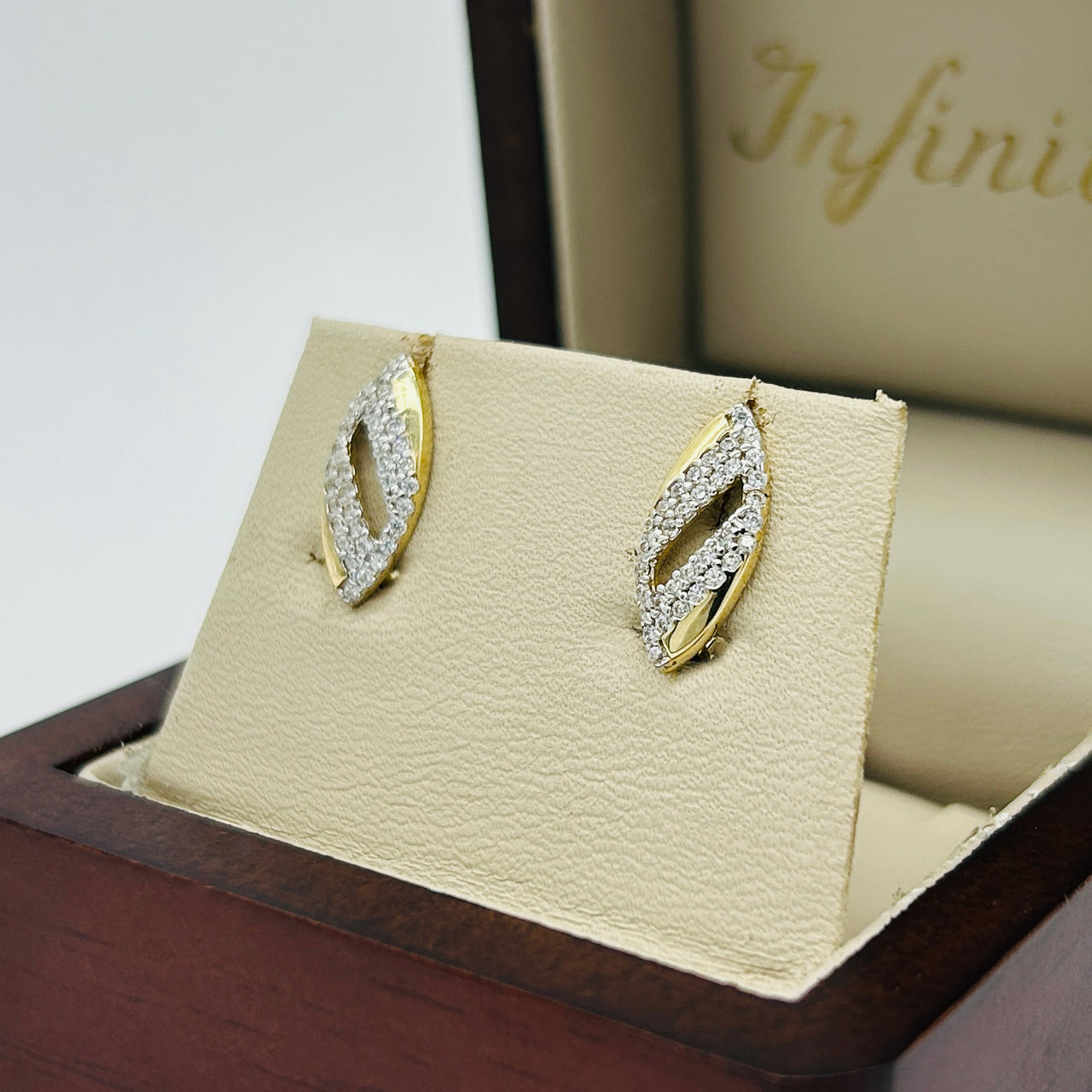 Aretes Oro 10k - Oval con Zirconia