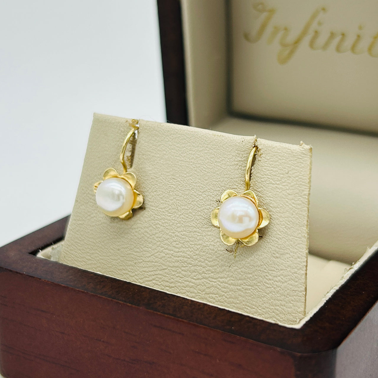 Arete Oro 10k - Flor con Perla
