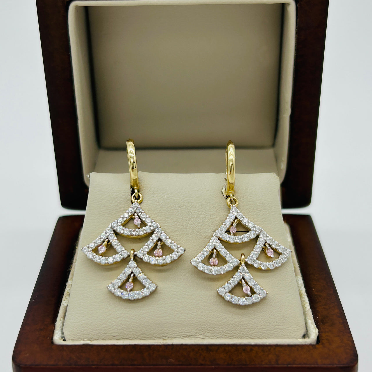 Arete Oro 10k - Triángulos con Zirconia