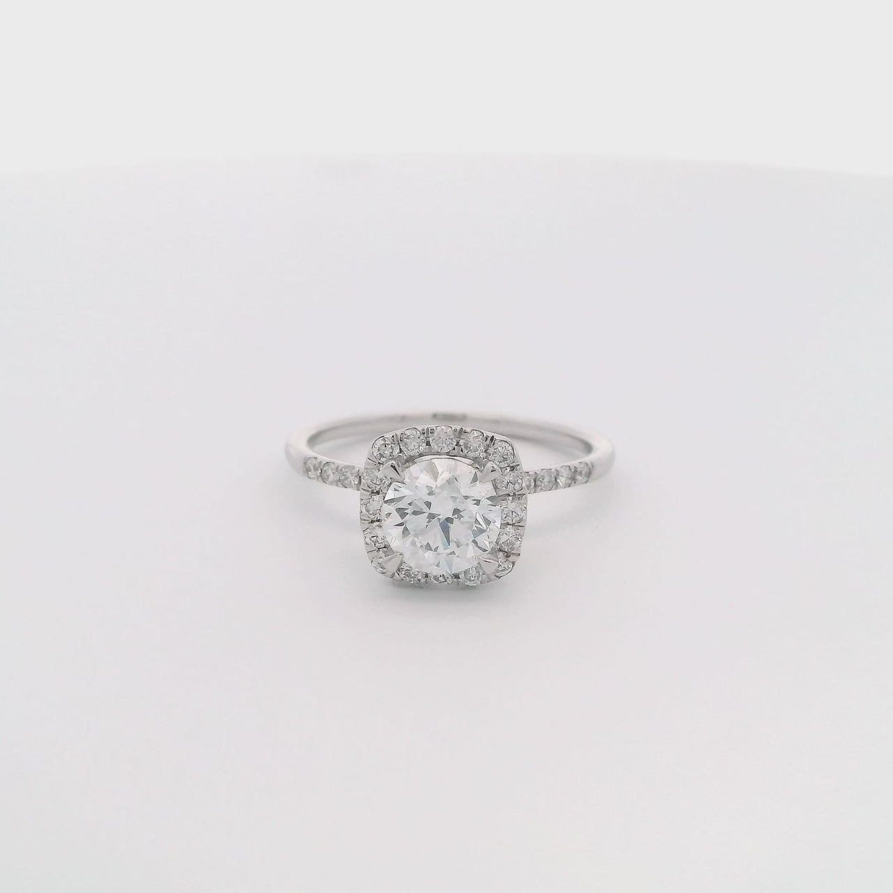 Anillo Oro Blanco 14k - Halo 1.35 CTW Diamante de Laboratorio IGI
