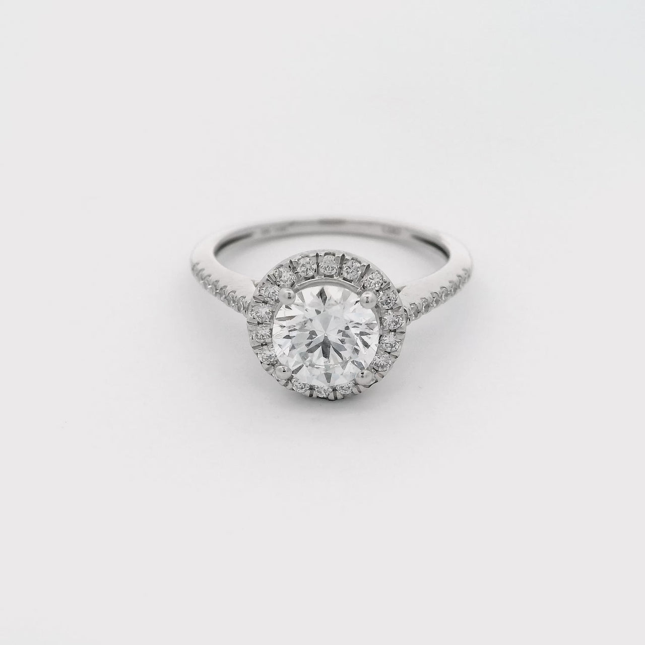 Anillo Oro Blanco 14k - Halo 1.25 CTW Diamante de Laboratorio IGI