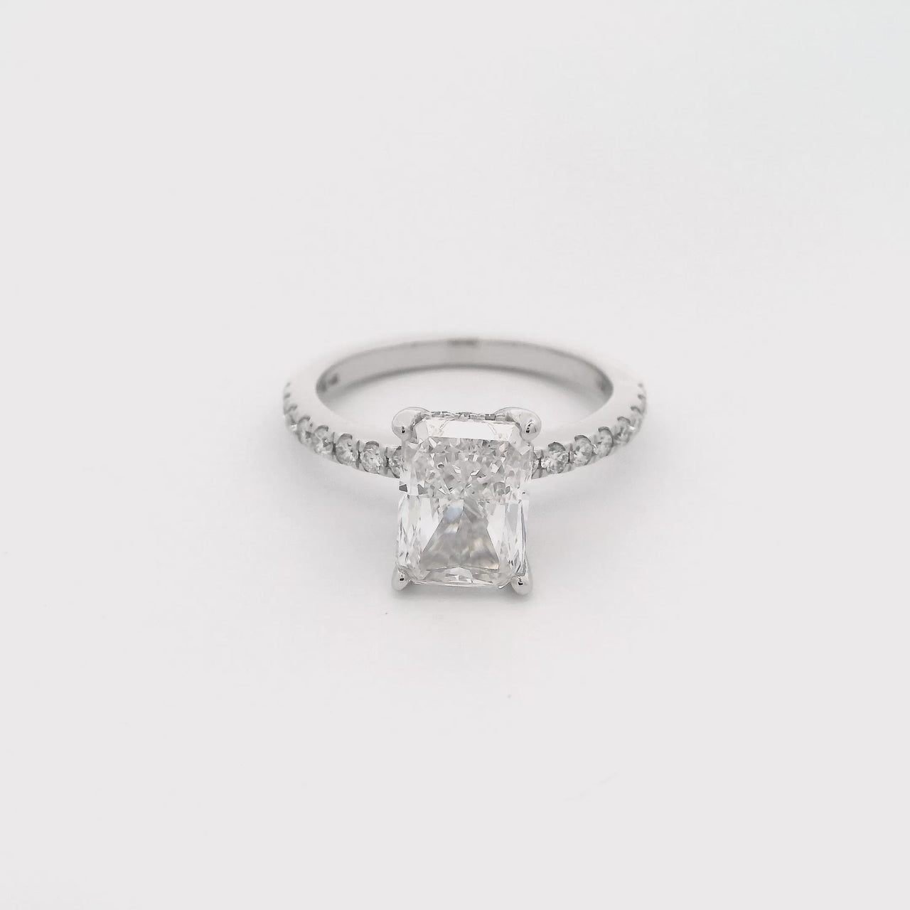 Anillo Oro Blanco 14k - 2.30 CTW Diamante de Laboratorio IGI