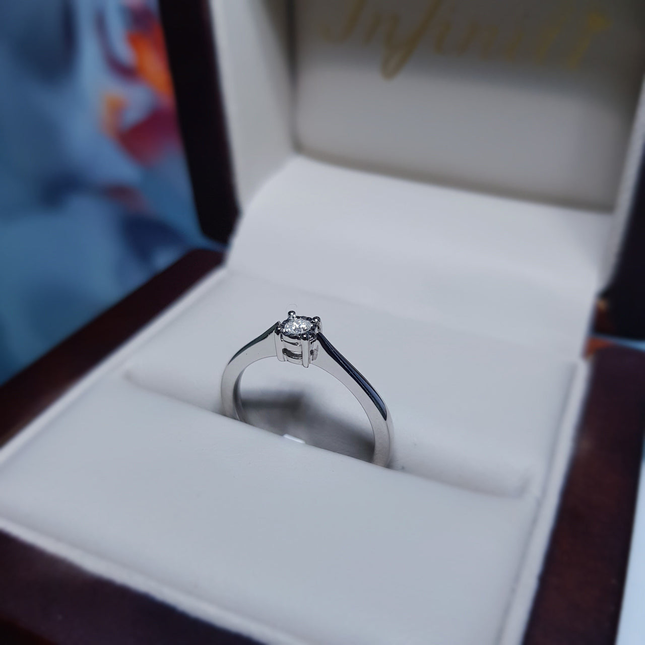 Anillo Solitario Oro Blanco 14k, Diamante de 5 Puntos - Infiniti Joyas