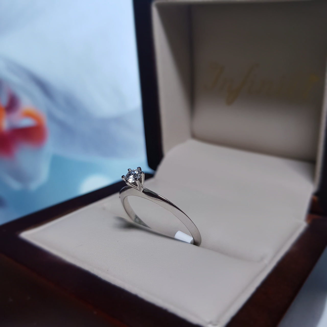 Anillo Solitario Oro Blanco 14k, Diamante de 10 Puntos - Infiniti Joyas