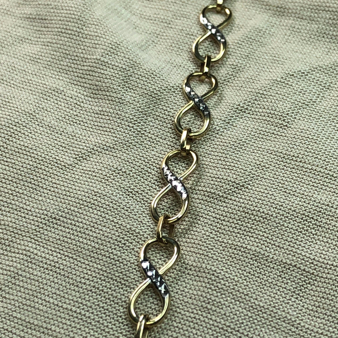 Pulsera Oro 10k, con Infinito Diamantado, Largo 19 cm, Ancho 6 mm, Oro 10k - Infiniti Joyas