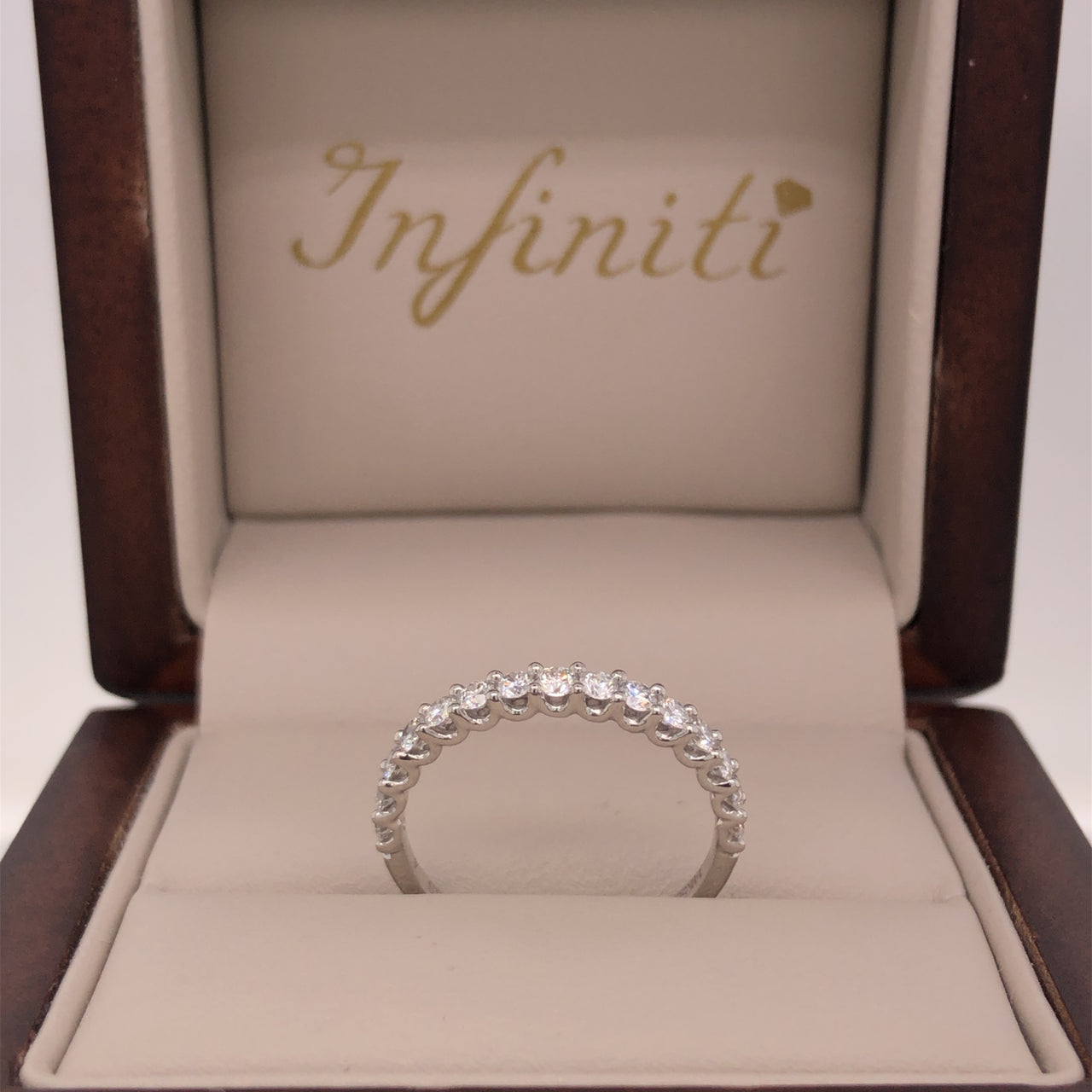 Churumbela Oro Blanco 14k - Forma U con 50 pts Totales