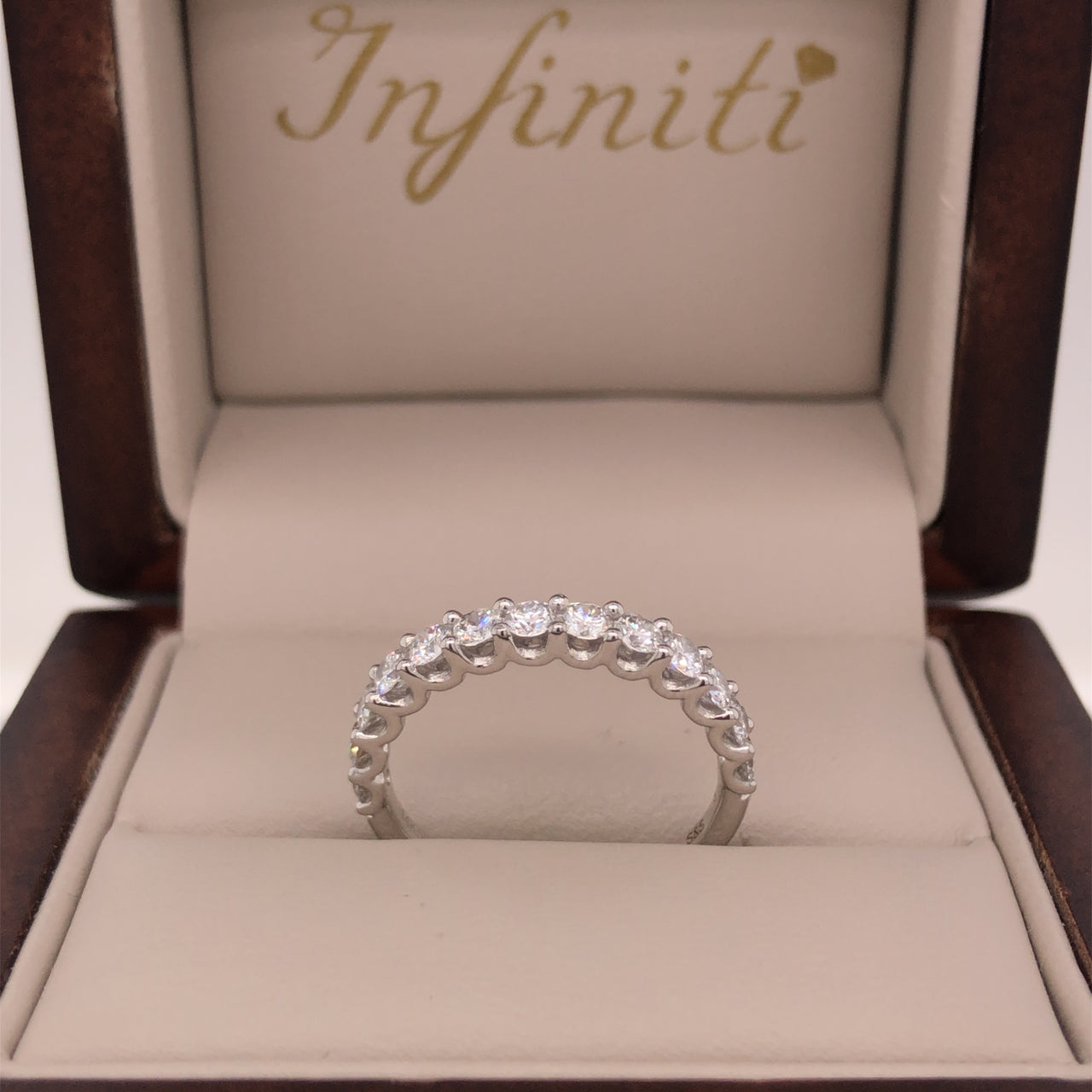 Churumbela Oro Blanco 14k - Forma U con 75 pts Totales