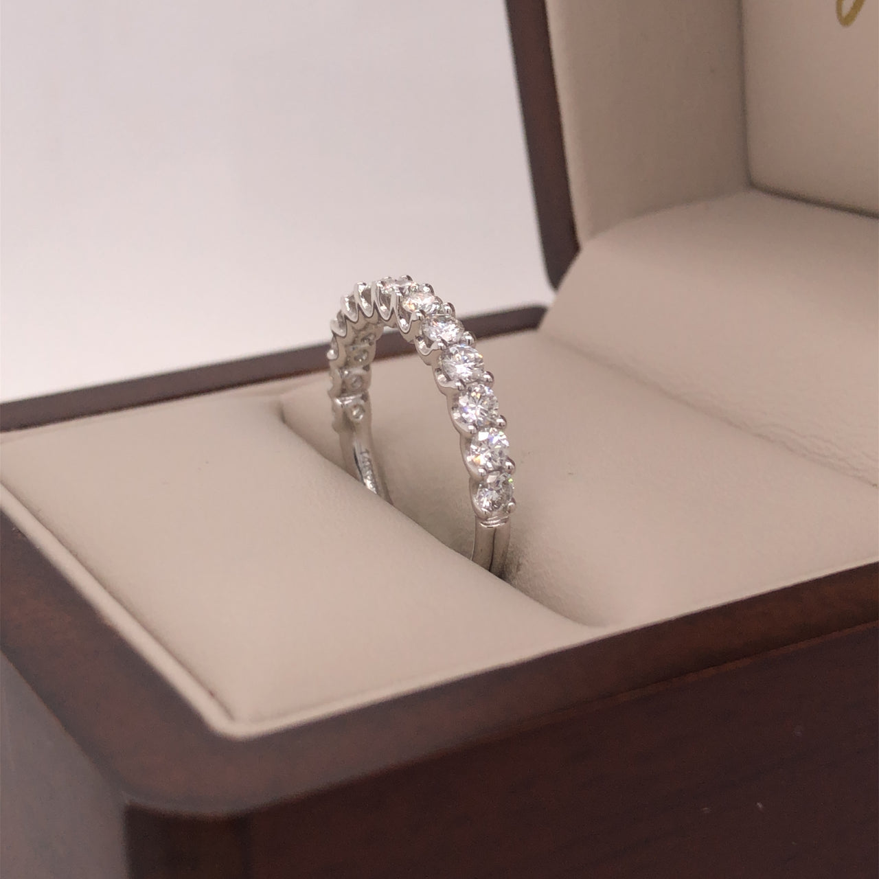 Churumbela Oro Blanco 14k - Forma U con 75 pts Totales