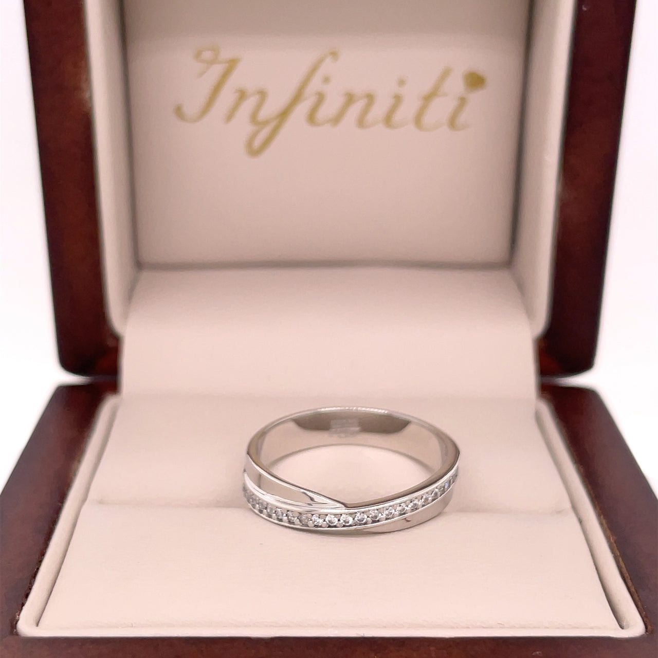 Argolla Oro Blanco 14k - Estilo Infinito con Zirconias, Ancho de 4 mm