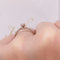 Anillo Solitario Oro Blanco 14k, con Zirconia de 3 mm - Infiniti Joyas