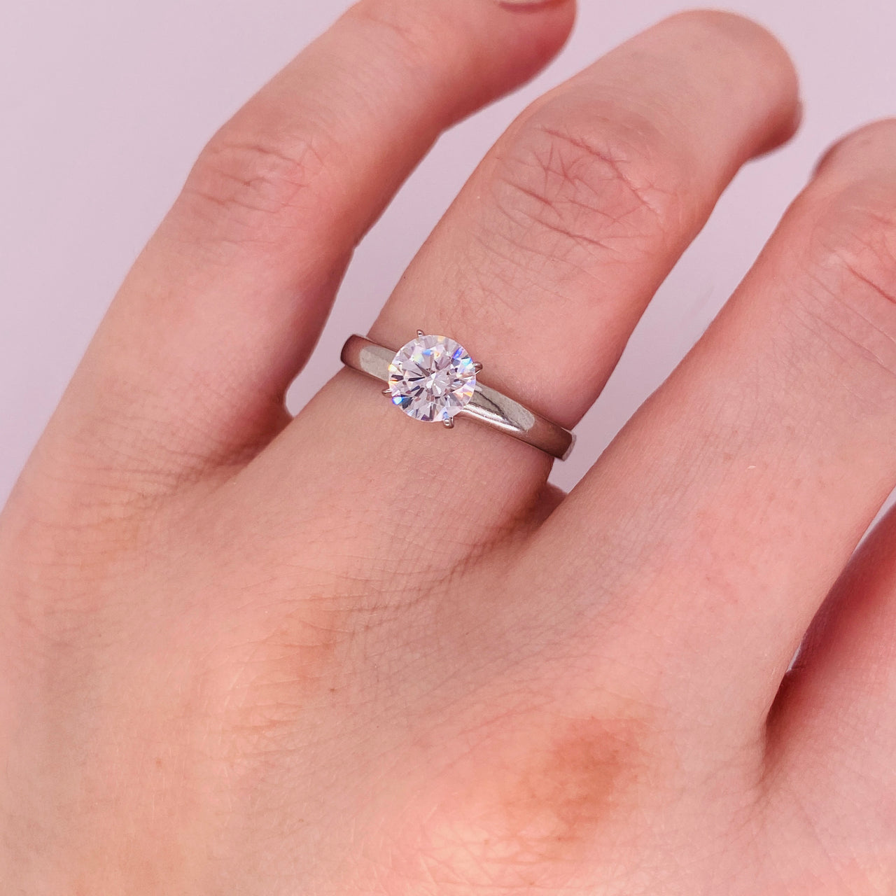 Anillo Oro Blanco 14k, Solitario con Zirconia de 5.5 mm