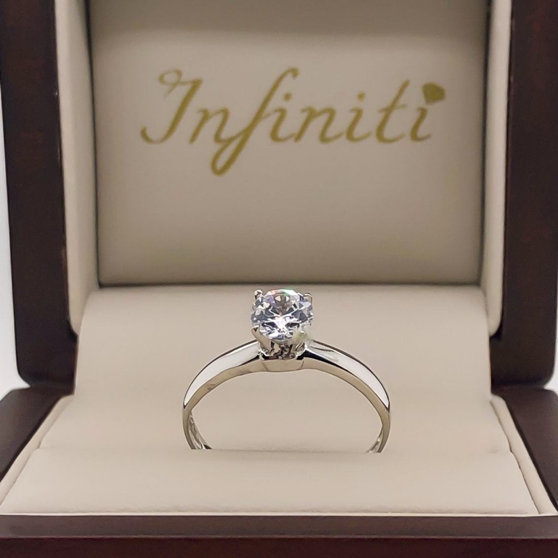 Anillo Oro Blanco 14k, Solitario con Zirconia de 5.5 mm - Infiniti Joyas