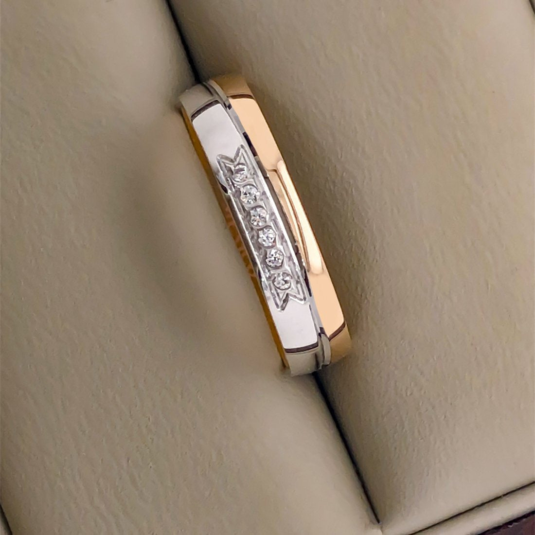 Argolla Oro Rosa con Blanco 14k - Acabado Liso con Confort y Zirconias, Ancho 4 mm - Infiniti Joyas