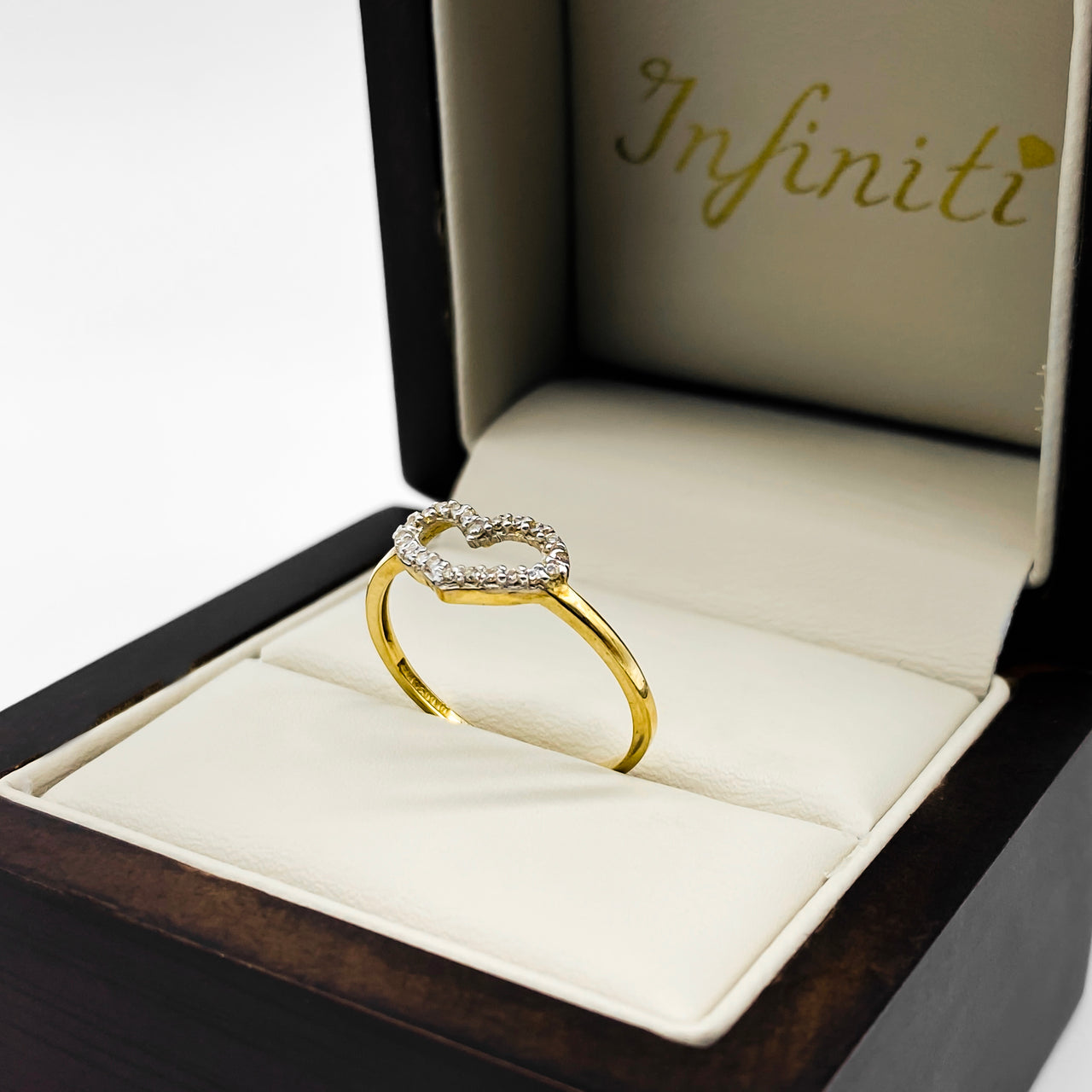 Anillo Corazón Oro 10k con Zirconias