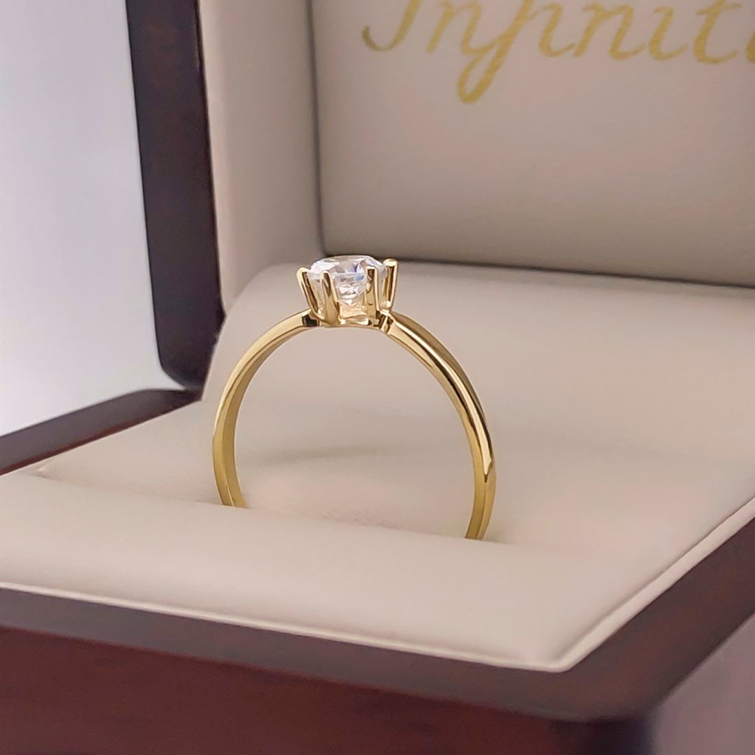 Anillo Oro 10k - Solitario con Zirconia de 5 mm