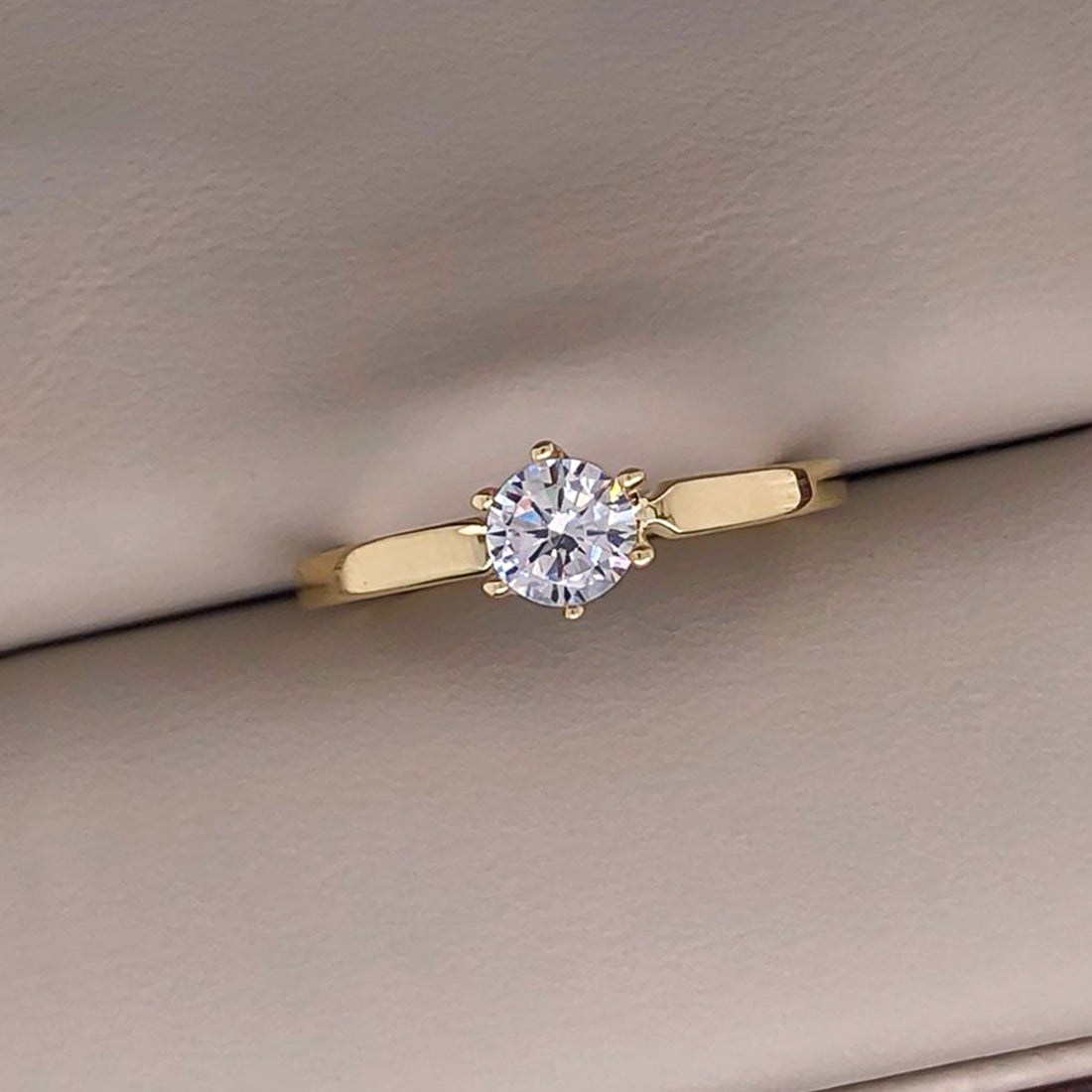 Anillo Oro 10k - Solitario con Zirconia de 5 mm