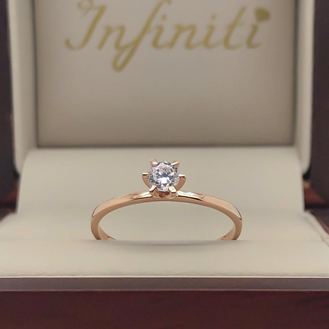 Anillo Oro Rosa 10k, con Zirconia Central de 4 mm - Infiniti Joyas