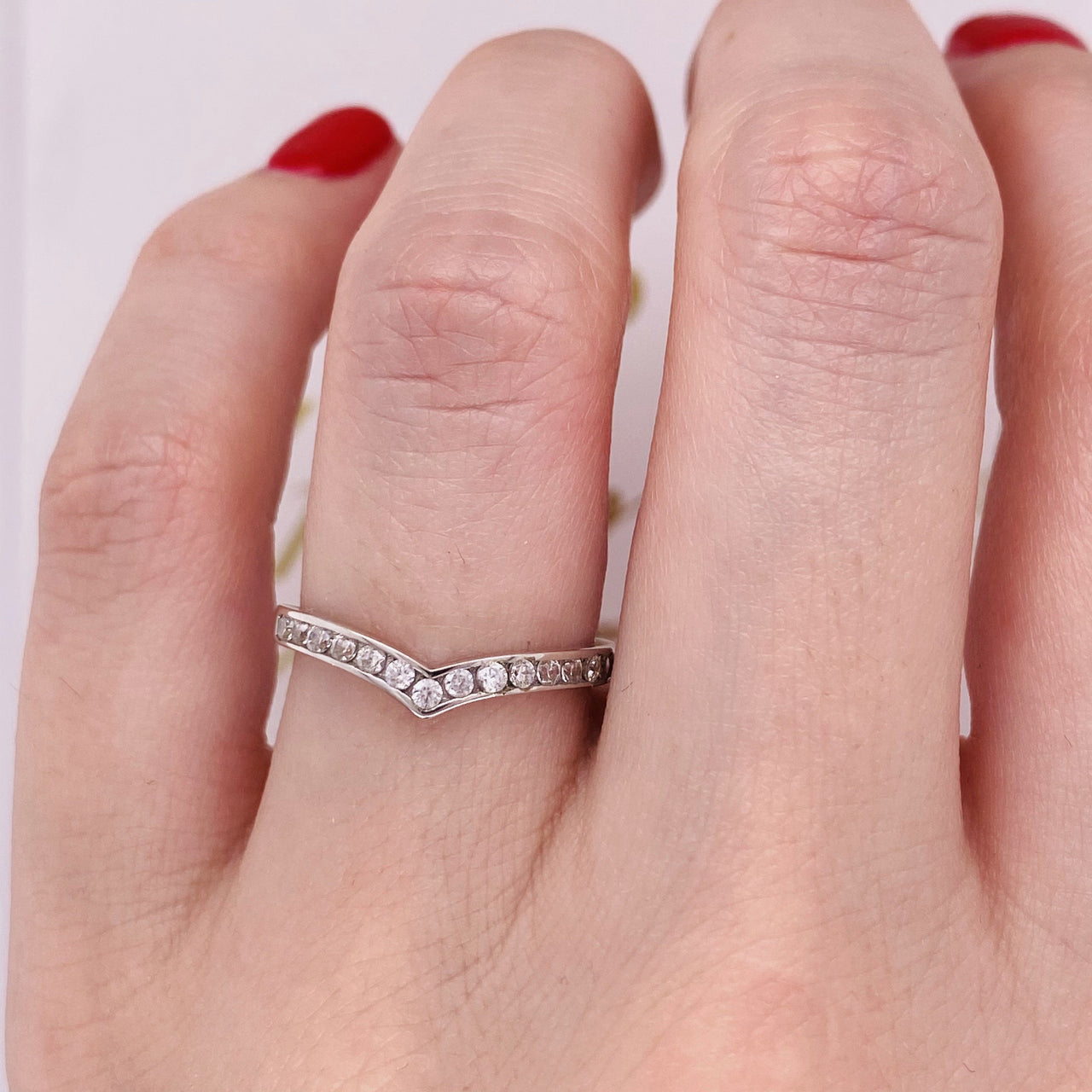 Churumbela Oro Blanco 14k, Estilo Canal Pico, Zirconias 1 mm - Infiniti Joyas